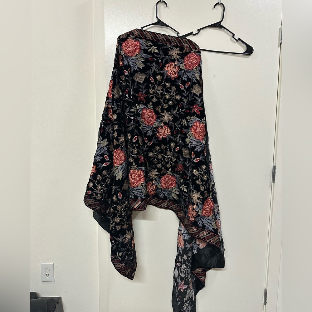 Floral Velvet Shawl